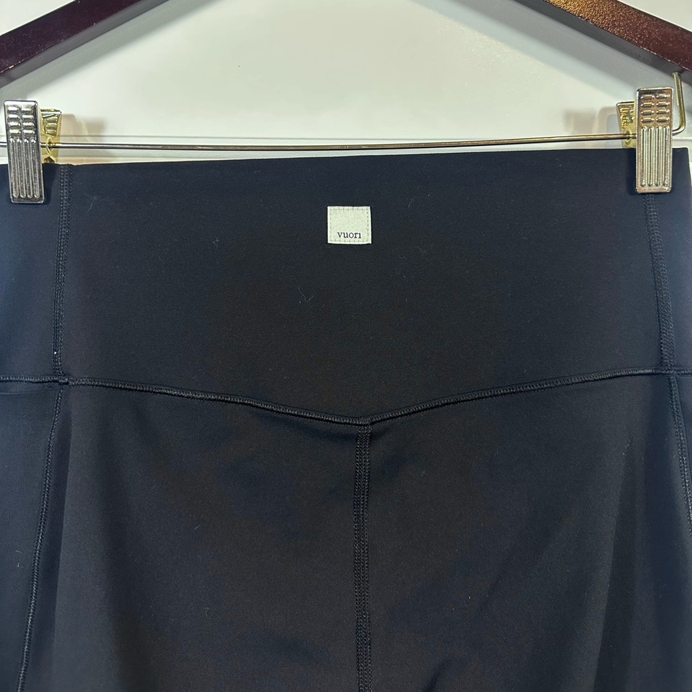 Vuori Women’s Classic Black Studio Pocket Leggings Short Inseam Size Large - Picture 3 of 14